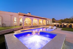 Outdoor pool, a heated pool - Luxury Desert Retreat, 5BR, Heated Pool, Spa & Putting Green, Sleeps 16 (Tucson)