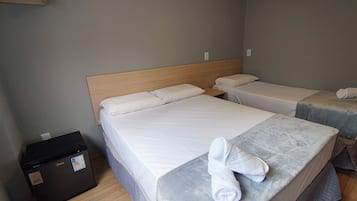 標準客房 | 手提電腦工作空間、床單