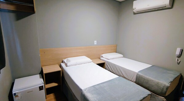 Standard Double or Twin Room | Laptop workspace, bed sheets - Unity Hotel - Allianz (São Paulo)