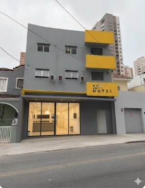 Fachada da propriedade