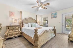 4 bedrooms, desk, iron/ironing board, internet