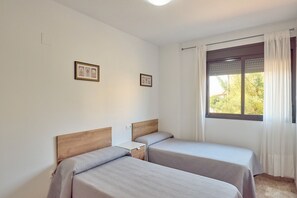 2 slaapkamers, een strijkplank/strijkijzer, wifi, beddengoed