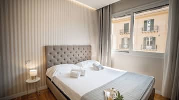 Double Room, City View | Blackout curtains, soundproofing, iron/ironing board, free WiFi