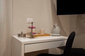 Double Room | Blackout drapes, soundproofing, iron/ironing board, free WiFi