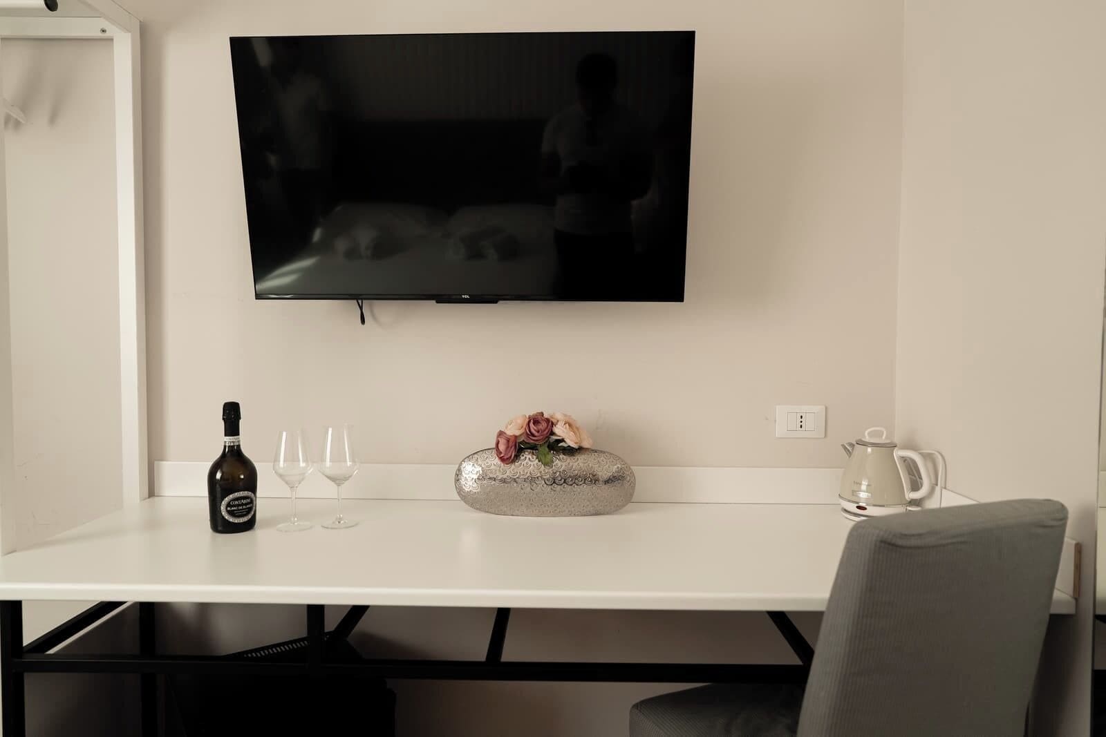 Double Room, City View | Blackout curtains, soundproofing, iron/ironing board, free WiFi