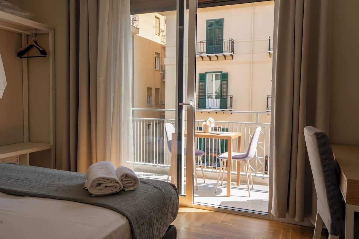 Blackout curtains, soundproofing, iron/ironing board, free WiFi