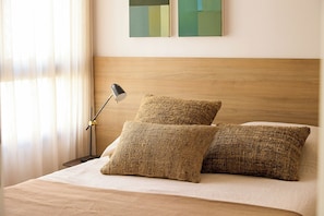 Deluxe-huoneisto | Tallelokero huoneessa, yksilöllisesti kalustettu, ilmainen Wi-Fi