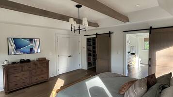 4 Schlafzimmer, Bügeleisen/Bügelbrett, kostenloses WLAN, Bettwäsche