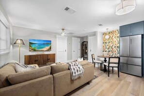 Televisión y oficina 