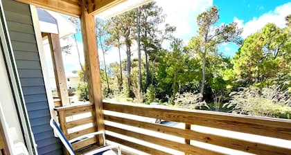 Centrally Located Townhome - 2 Master Bedrooms - Fireplace - Private Garage - T4