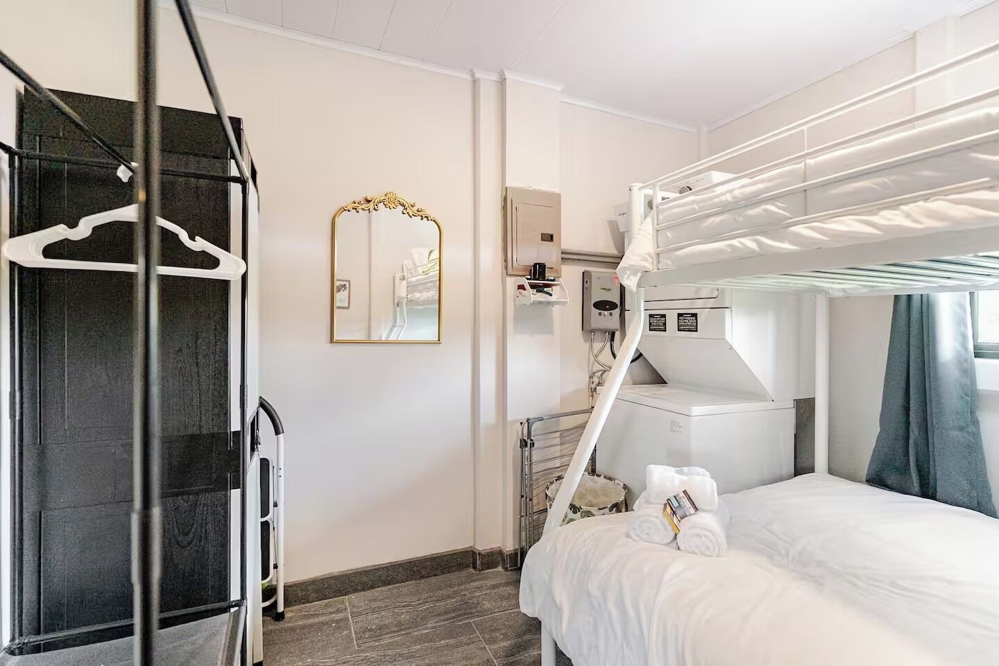 3 室のベッドルーム、WiFi (無料)、ベッドシーツ、車椅子でアクセスできる設備