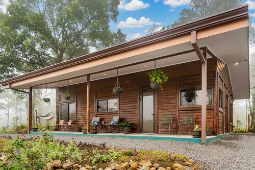 Hiker's Hideaway-Pura Vidaville. Mins to Rio Celeste -Private Cabin Escape.