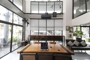 Unclassified image, 5 of 19, button - Wire Bangkok Prakhanong (Bangkok)