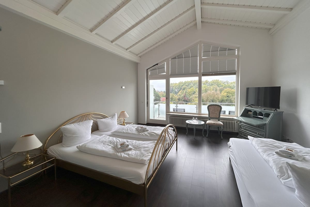 Superior Double Room | Desk, laptop workspace, free WiFi