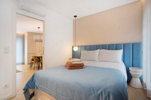 2 bedrooms, iron/ironing board, WiFi, bed sheets - Apartment 'Coastal Dreams - Brisa' with Sea View, Wi-Fi, and Air Conditioning (Nazaré)