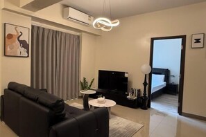 Room - Luxurious Modern Cozy Manila Bayview Pool View 1 2 3 Bedrooms Near Manila Airports Okada Solaire MOA (Paranaque)