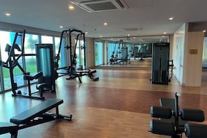 Gym - Luxurious Modern Cozy Manila Bayview Pool View 1 2 3 Bedrooms Near Manila Airports Okada Solaire MOA (Paranaque)