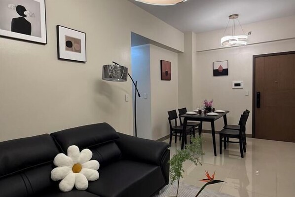 Interior - Luxurious Modern Cozy Manila Bayview Pool View 1 2 3 Bedrooms Near Manila Airports Okada Solaire MOA (Paranaque)