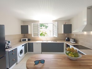 Microwave, oven, stovetop, dishwasher - Family villa with pool in les trois ilets (Les Trois-Îlets)