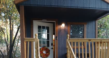 Tiny Home.
Near Downtown Fayetteville, Fort Bragg, Fayetteville State University