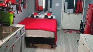 1 habitación, escritorio, tabla de planchar con plancha y wifi gratis