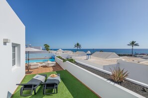 Terrace/patio - Vacation Villa 'Turqué' with Sea View, Private Pool and Wi-Fi (Arrieta)