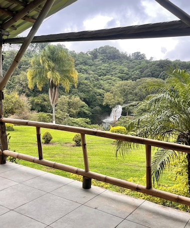 Vista desde la propiedad. OYO Hotel Rincon De Texolo