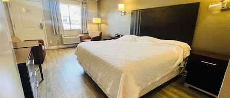 Iron/ironing board, free WiFi, bed sheets