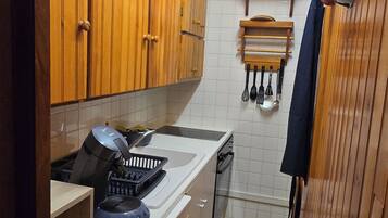 Mikrowelle, Ofen, Herdplatte, Geschirrspüler