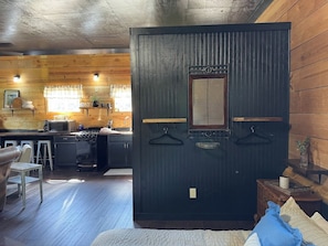 1 bedroom, iron/ironing board, WiFi