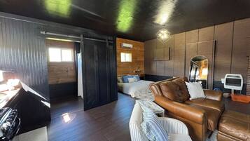 1 bedroom, iron/ironing board, WiFi