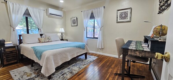 2 bedrooms, iron/ironing board, Internet, bed sheets