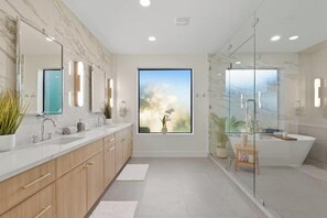 Bathroom - Lighted Pickleball Court - Heated Pool - Sauna - Mini Putt - Fire Pit (Scottsdale)