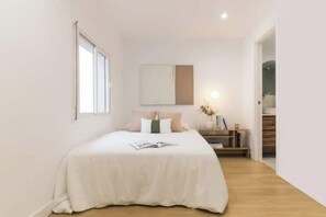 1 bedroom, internet, bed sheets