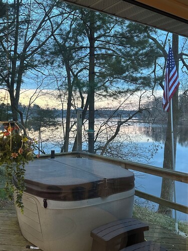 Great room w/ pool table in a 1-bdrm party barn in Newaygo; River access