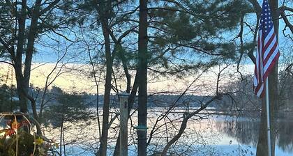 Great room w/ pool table in a 1-bdrm party barn in Newaygo; River access