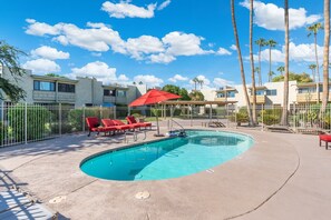 Piscine extérieure, piscine chauffée