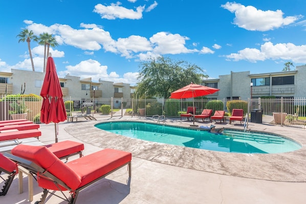 Outdoor pool, a heated pool - Scottsdale Townhouse by Old Town & Fashion Square Mall (Scottsdale)