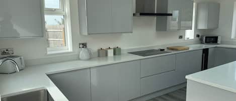 Microwave, oven, stovetop, dishwasher