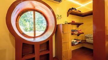 Individually furnished, free WiFi, bed sheets