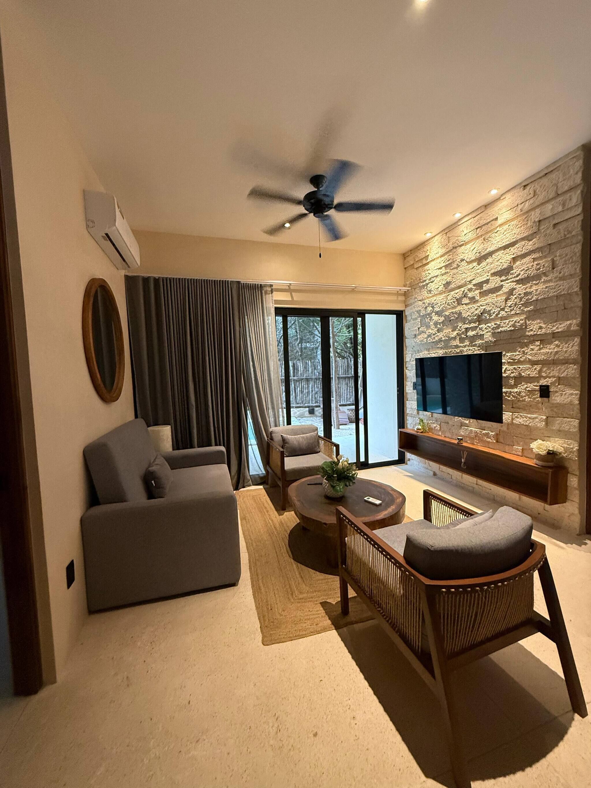 Departamento, 3 habitaciones, con acceso para personas discapacitadas, alberca privada | Área de sala de estar