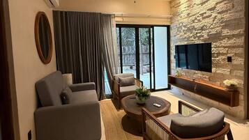 Departamento, 3 habitaciones, con acceso para personas discapacitadas, alberca privada | Área de sala de estar