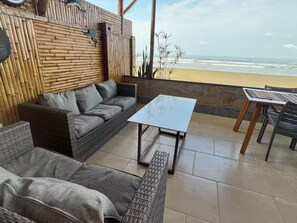 Outdoor dining - Hermoso Departamento Planta Baja Frente al Mar (Manglaralto)