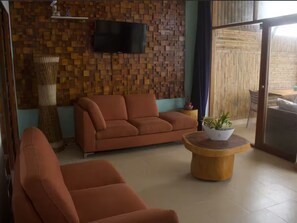 Smart TV - Hermoso Departamento Planta Baja Frente al Mar (Manglaralto)