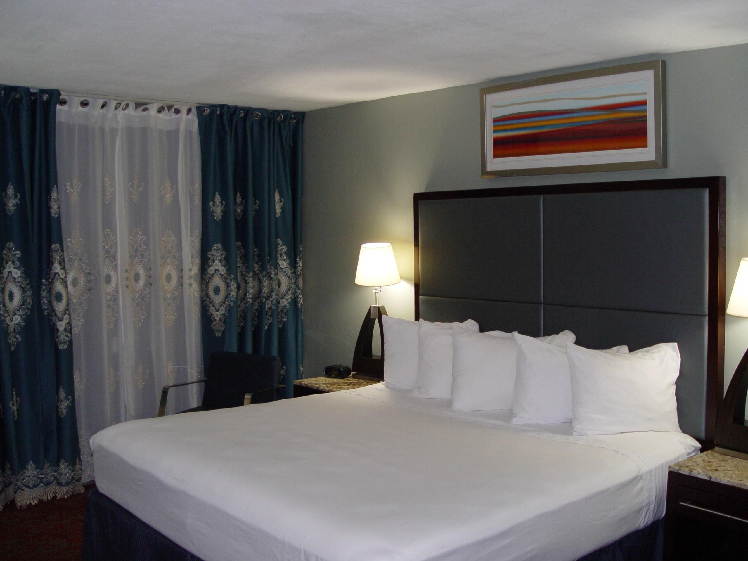 Tirai kedap cahaya, kedap suara, setrika/meja setrika, dan Wi-Fi gratis