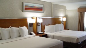 Superior Double Room | Blackout drapes, soundproofing, iron/ironing board, WiFi (free) - Hiltip Hotel (Bakersfield)