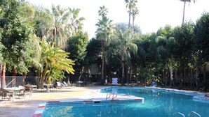 Exterior - Hiltip Hotel (Bakersfield)