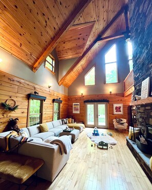 Smart TV, fireplace, stereo