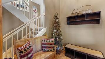 Studio (4 Bedrooms) | Exterior