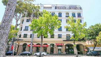 Fachada de la propiedad